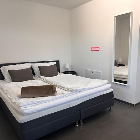 Ferienzimmer Frank, Self-Check-In Nach 21Uhr Niederalteich Exterior photo